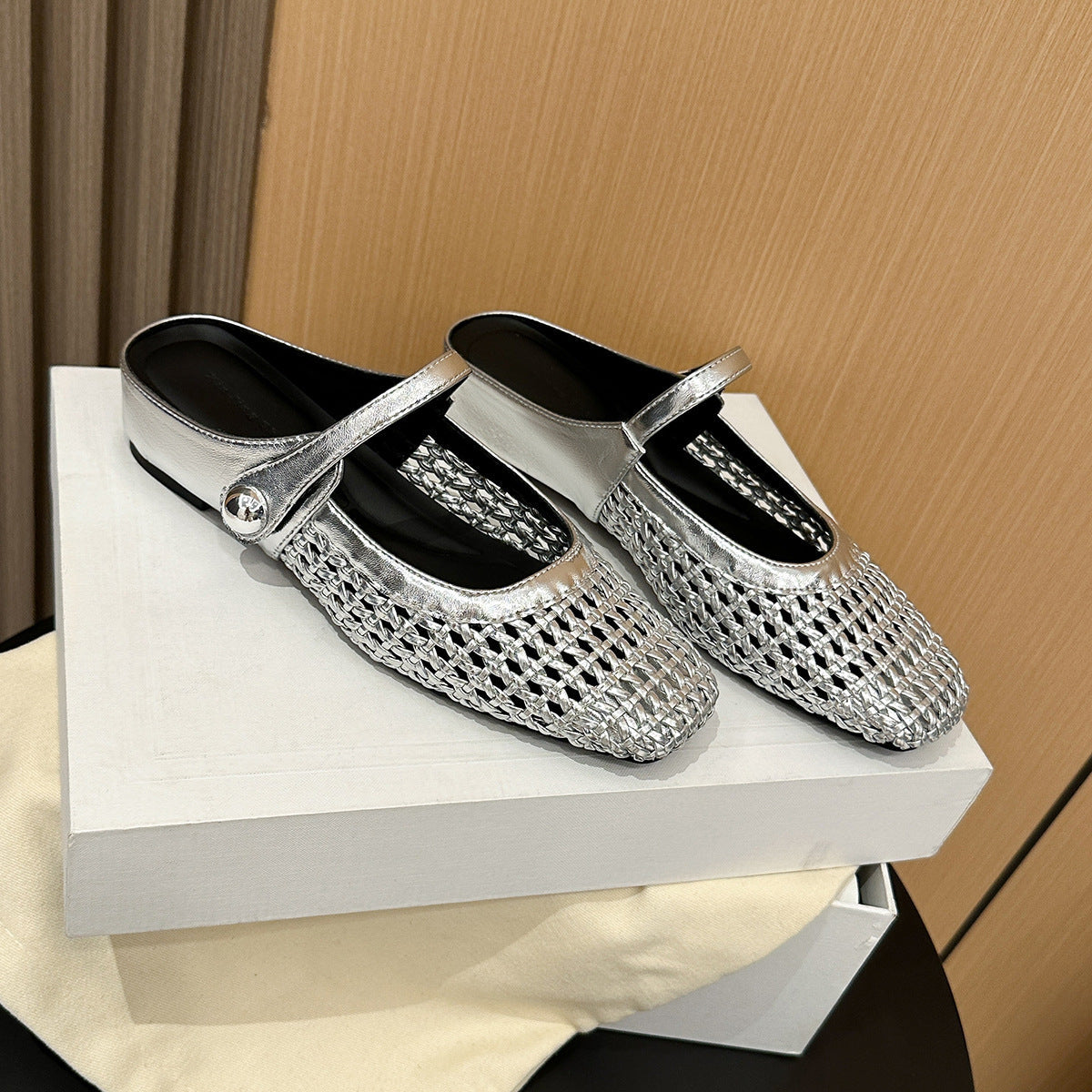 Square-toe woven cut-out casual flats