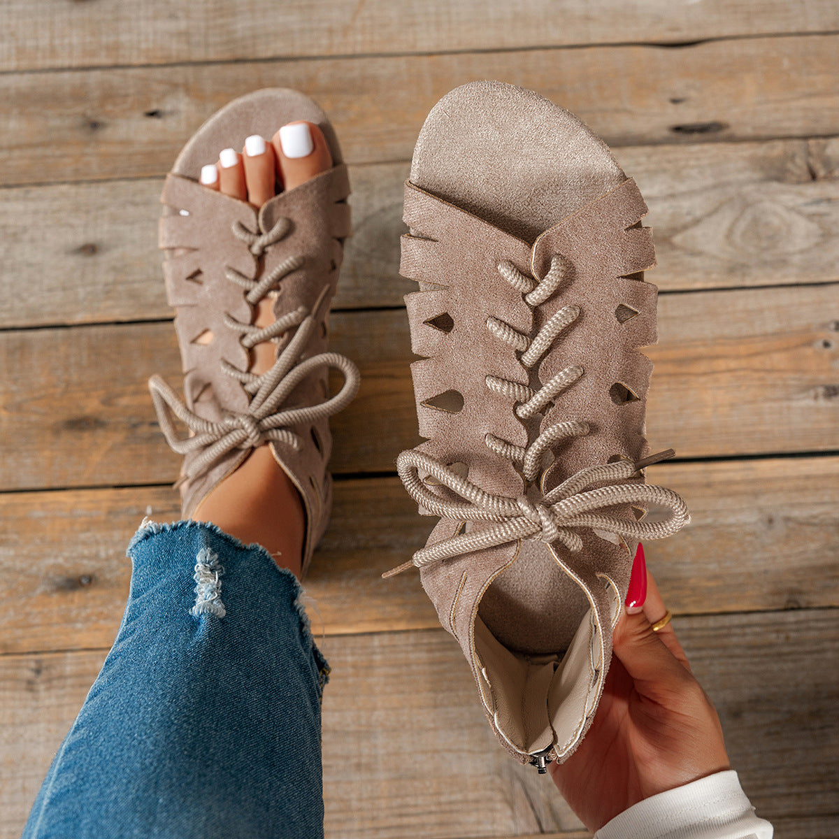 Women's Retro Cut-out Round-Toe Lace-up Flat Sandals
