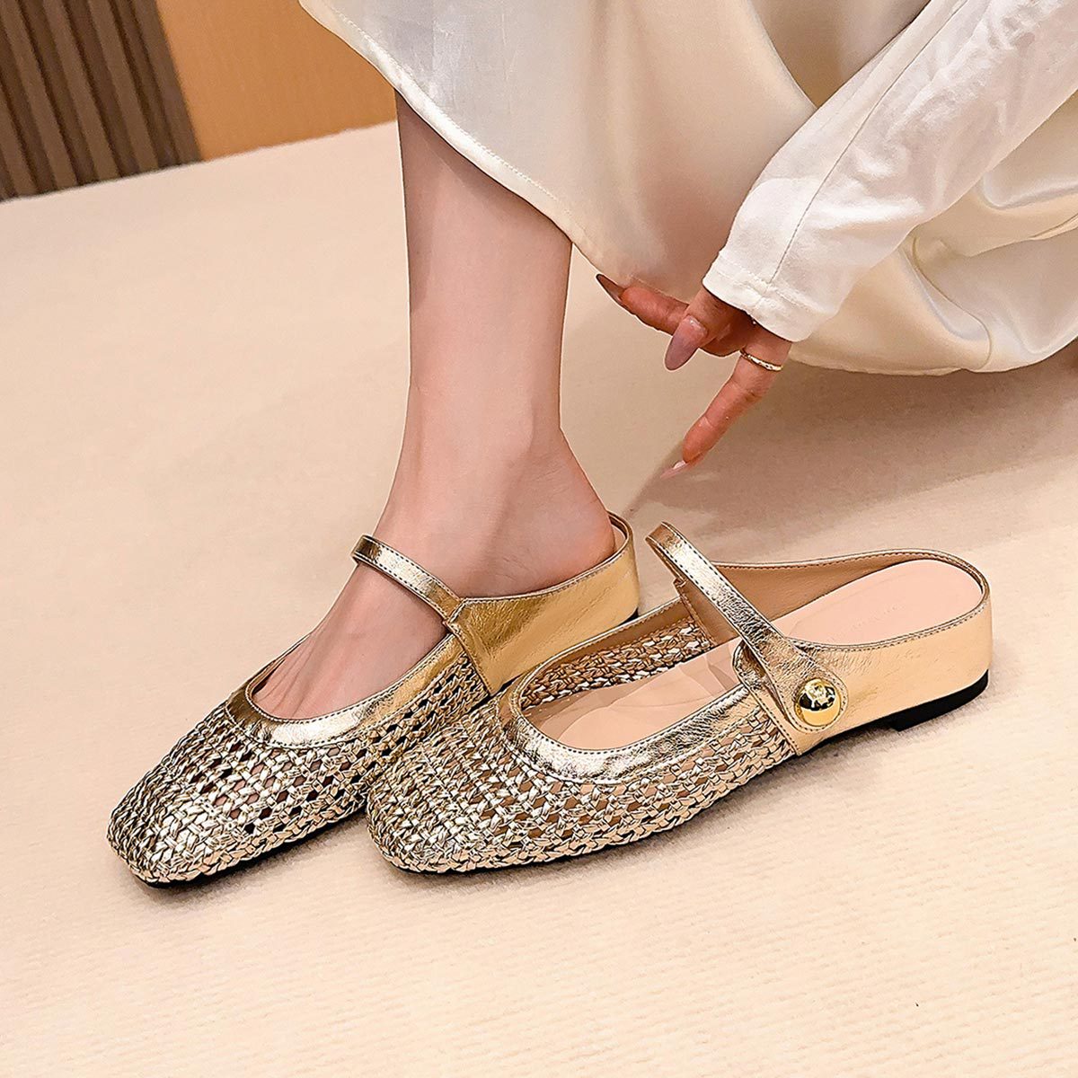 Square-toe woven cut-out casual flats